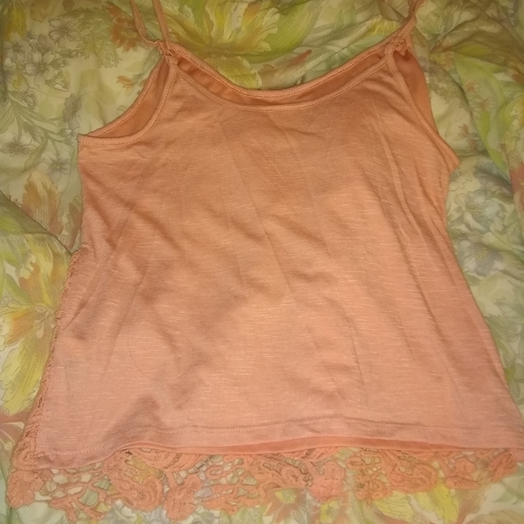 💕3/25💕beautiful peachy floral tank top - Picture 5 of 7
